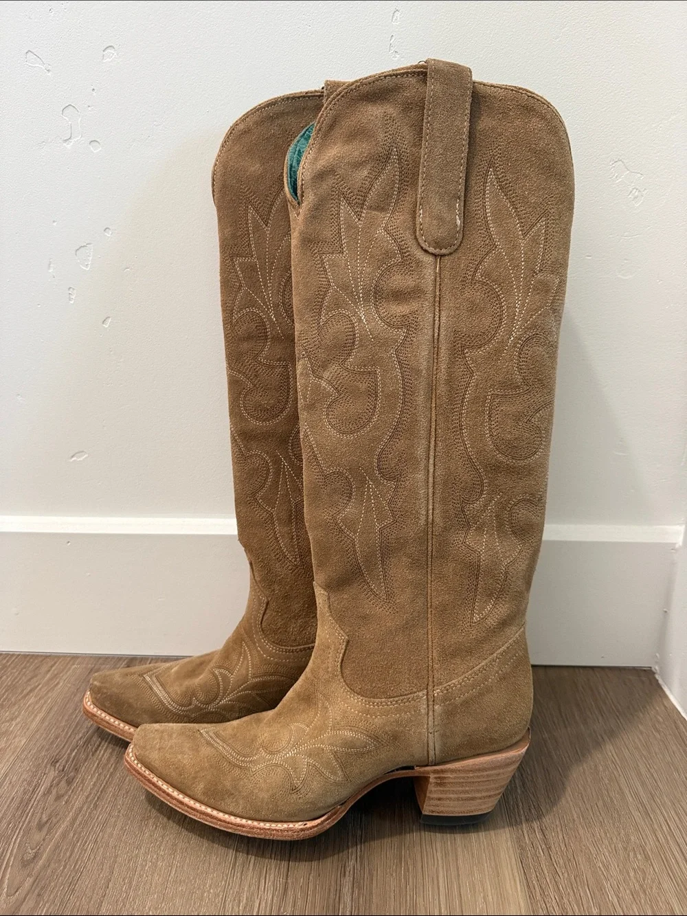 Corral Women's Tall Tan Suede Western Boots sz 8.5 NWOT